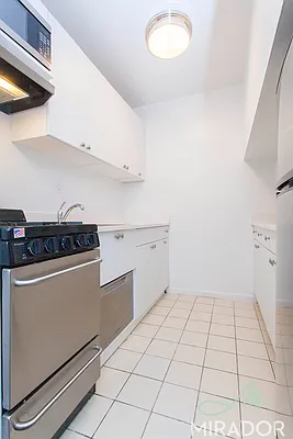 Rented by Mirador Real Estate | media 16