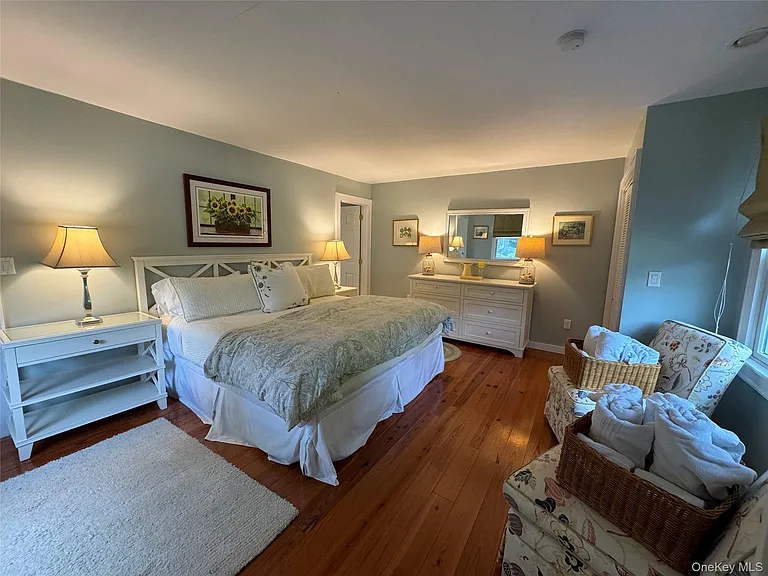 1429 Peconic Bay Blvd — Photo 11