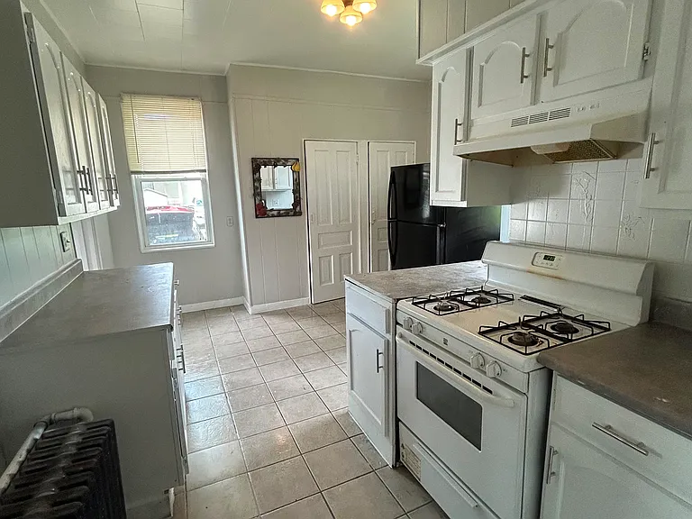 187 Allegheny Ave — Photo 11