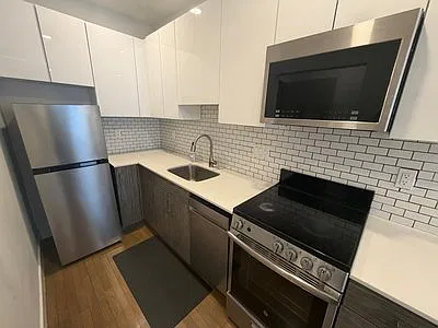 9 Peterborough St #12