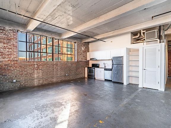 4th image of 423 E 3rd St APT 215