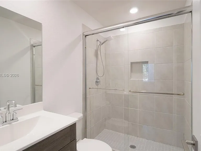 2411 SE 10th St #2411 — Photo 20