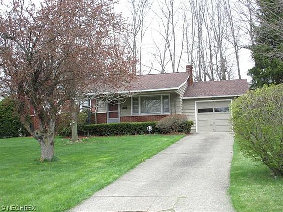 2nd image of 1050 Zander Dr