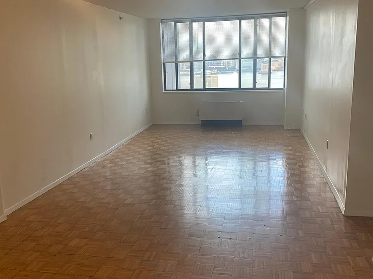 45 River Dr S #2215 — Photo 3