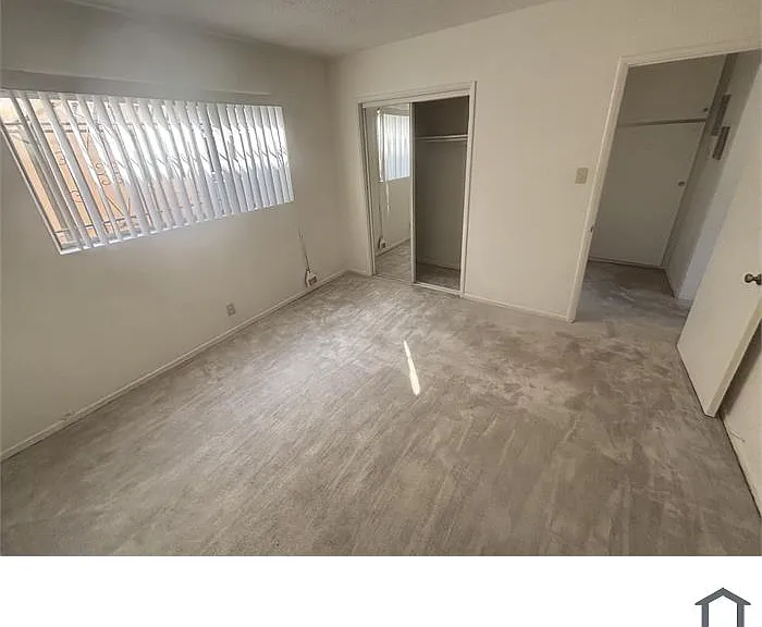 1435 W 105th St — Photo 4