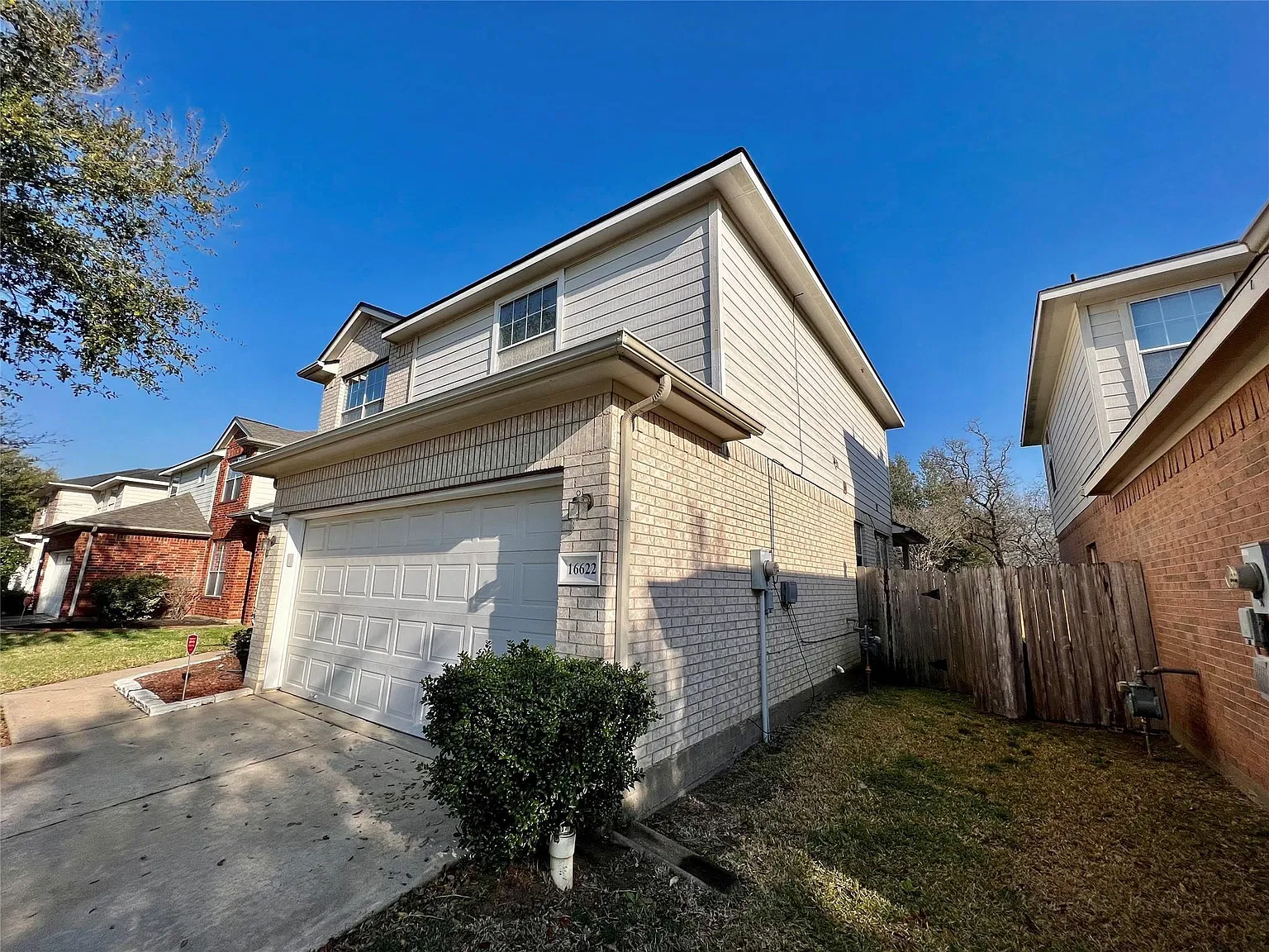 3 bed, 2.5 bath, 2136 sqft, $1,950 — Photo 3