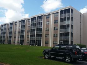 SHERWOOD SQUARE APARTMENTS