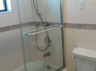 61-15 169th St #3A, Flushing, NY 11365