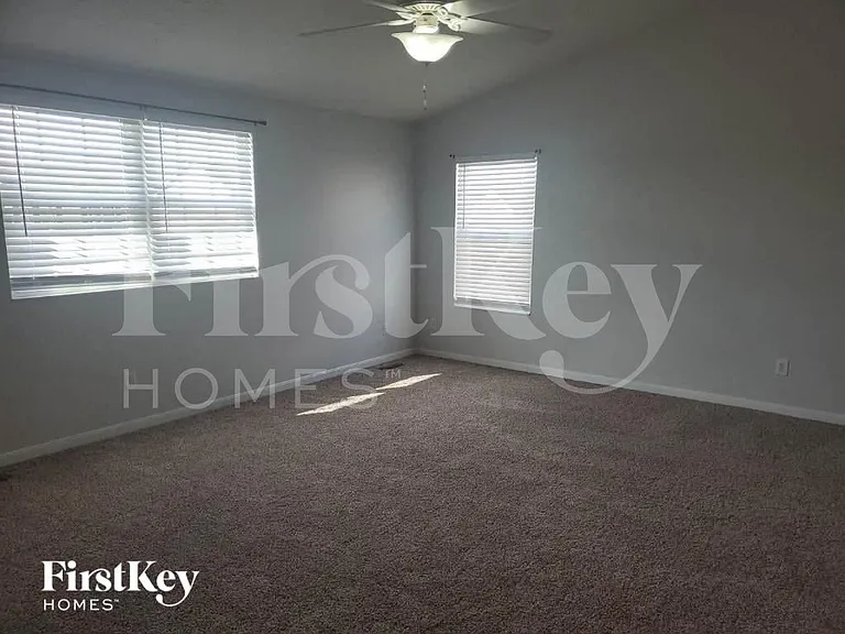 356 Brandon Dr — Photo 24