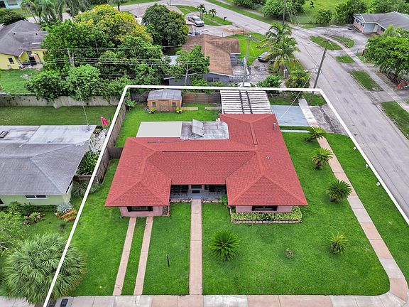 2nd image of 2000 NW 11th Avenue