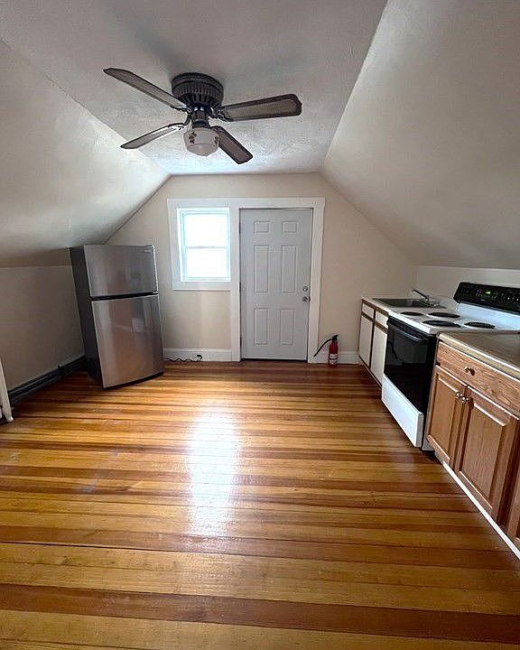 1st image of 112 E Elm Ave #3