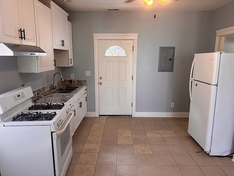 4718 S Wolcott Ave #2 — Photo 2