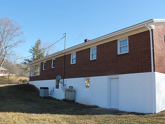 4th image of 1296 New River Pkwy
