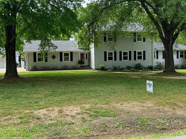 345 Paul Dr, Paris, TN 38242