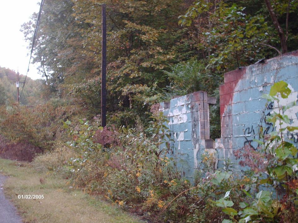 2nd image of 308 Coal Stone Branch Rd