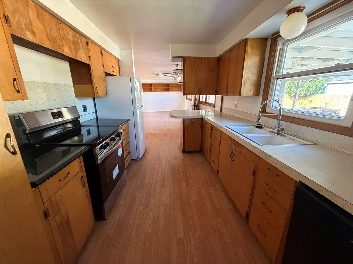 3 bed, 1556 sqft, $2,350 — Photo 4