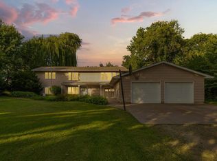 17983 Roberds Lake Blvd, Faribault, MN 55021