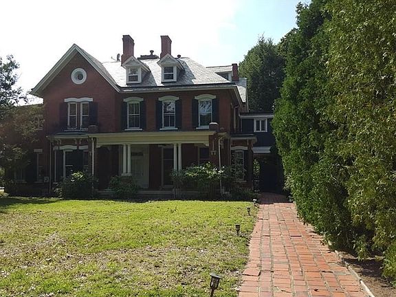 5th image of 1121 Ann St