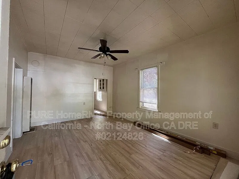 2 bed, 1.0 bath, 916 sqft, $2,200 — Photo 3