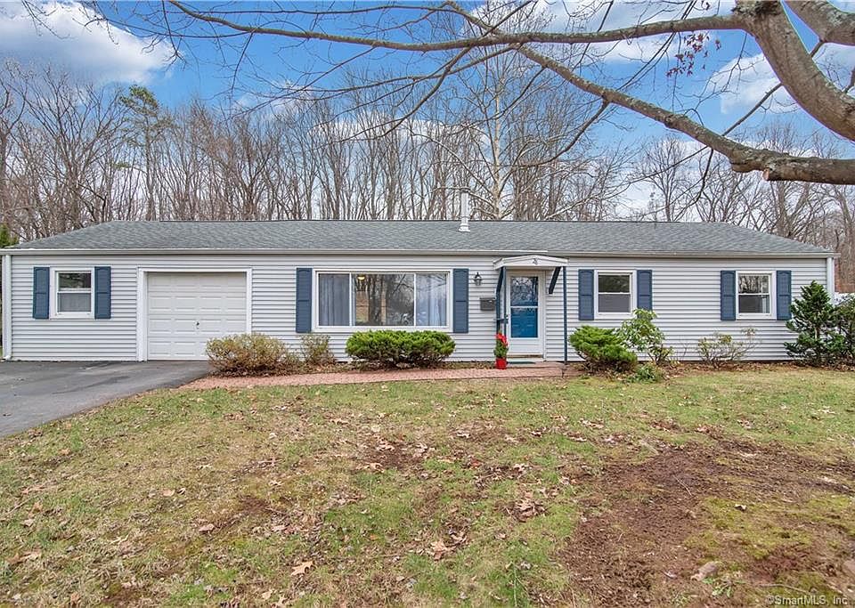 1st image of 28 Stevens Ln