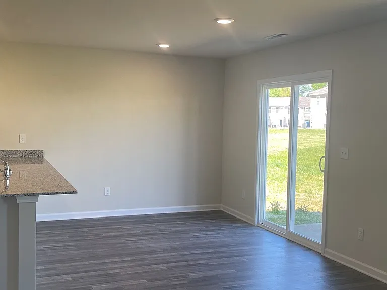 430 Winsely Ln — Photo 4