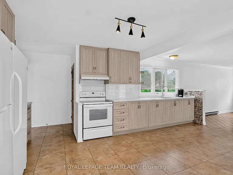53 Fieldrow St — Photo 17