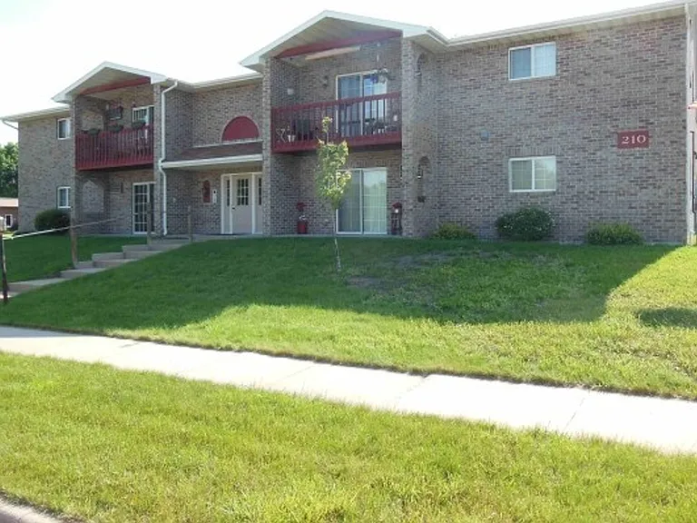Joann Lane Apartments — Photo 2