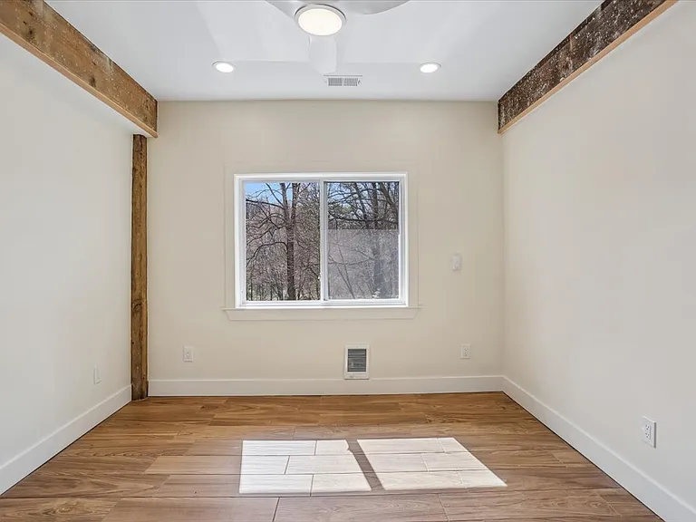 24875 Old Hundred Rd — Photo 27