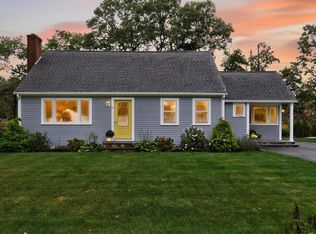 15 Geraldine Road, Cotuit, MA 02635