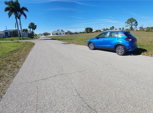 903 NE 23rd Ter, Cape Coral, FL 33909