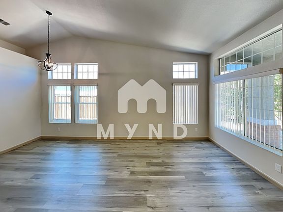 4th image of 4785 Canyon Hills Dr