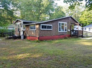 17288 Oak St, Spring Lake, MI 49456