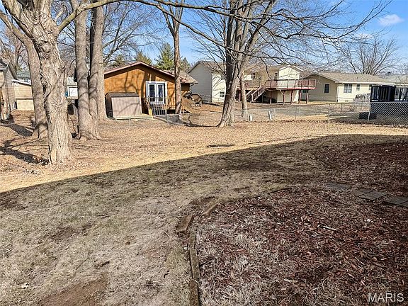 4th image of 12 Champlain Dr