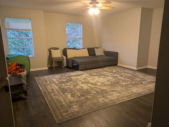 5th image of 1923 Crestridge Dr