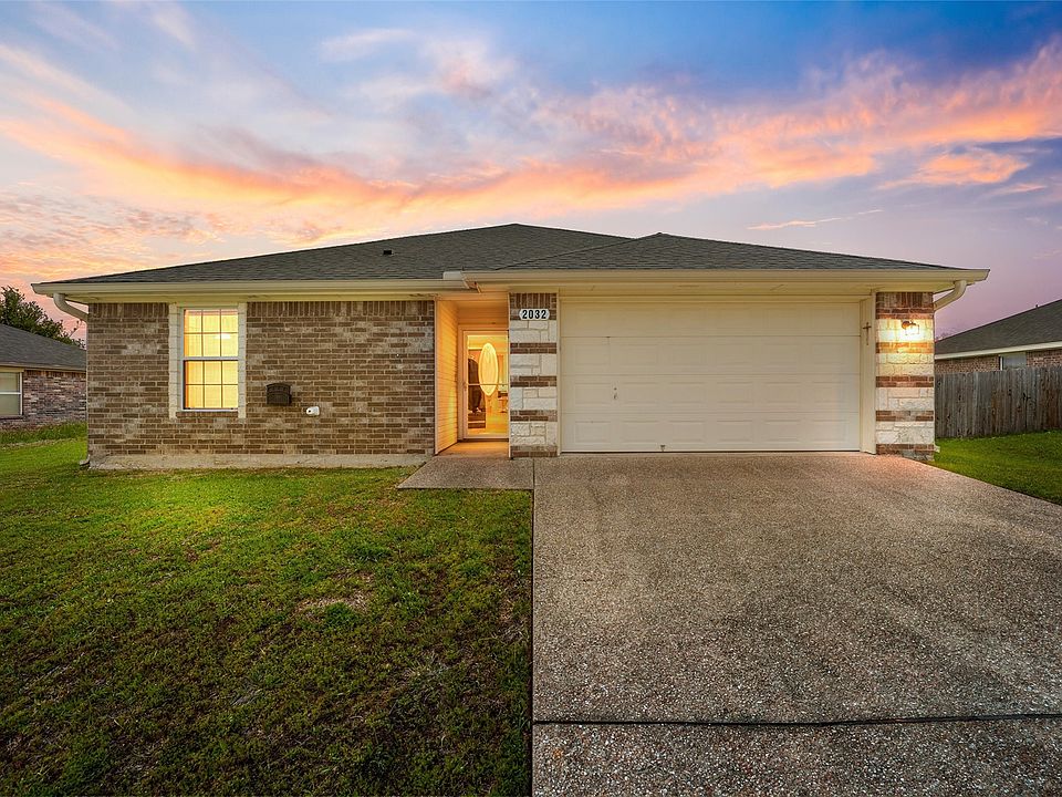 1st image of 2032 Sabine Dr