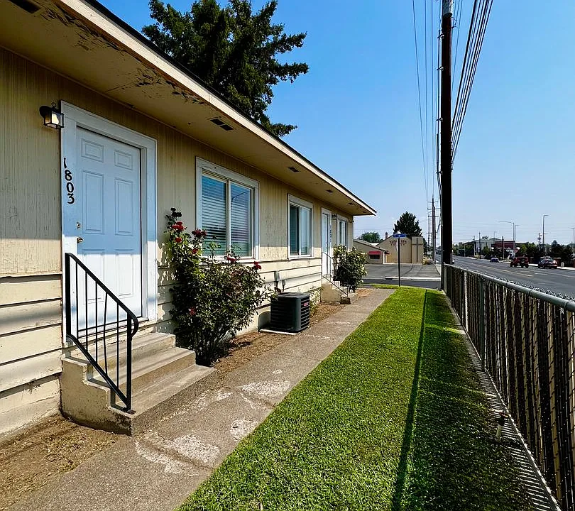 1801 W Nob Hill Blvd
