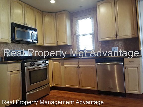 5th image of 1821 E Jarvis Ave