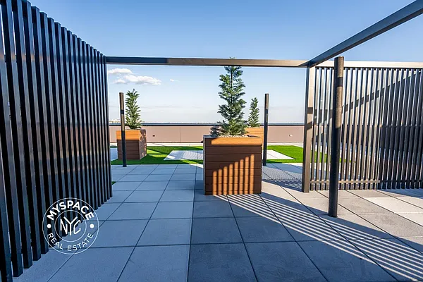 Rented by Carroll Development Leasing LLC | media 18