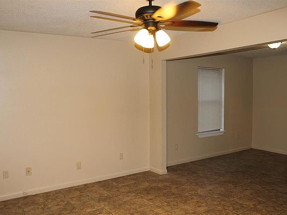 3rd image of 525 Ferguson St APT D4