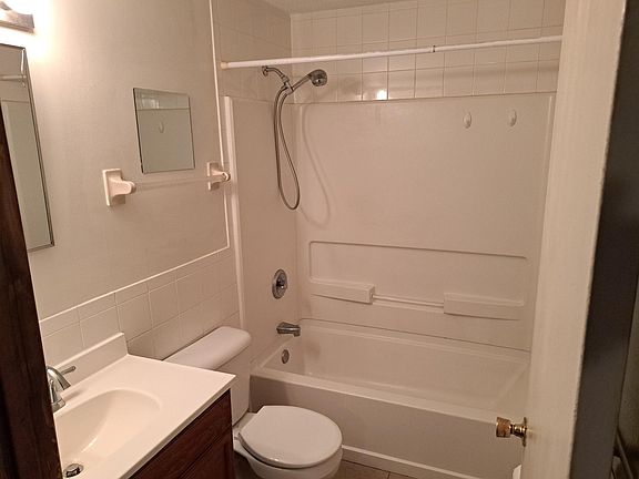 2nd image of 4333 Sarah Dr #4333