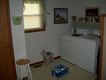 5th image of 906 S Herbert St