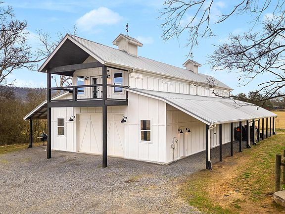 5th image of 10142 Snow Hill Rd