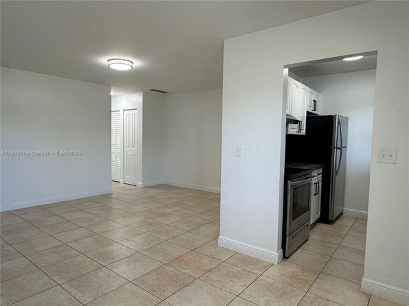 5841 SW 36th Ct APT 203