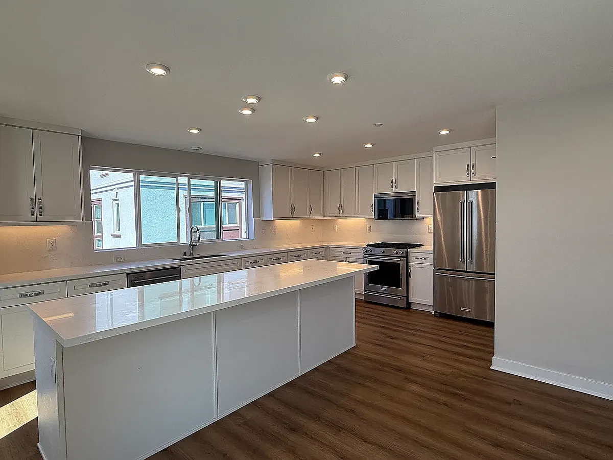 4 bed, 1751 sqft, $6,200 — Photo 2