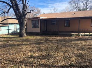 502 Cummins St, Bowie, TX 76230