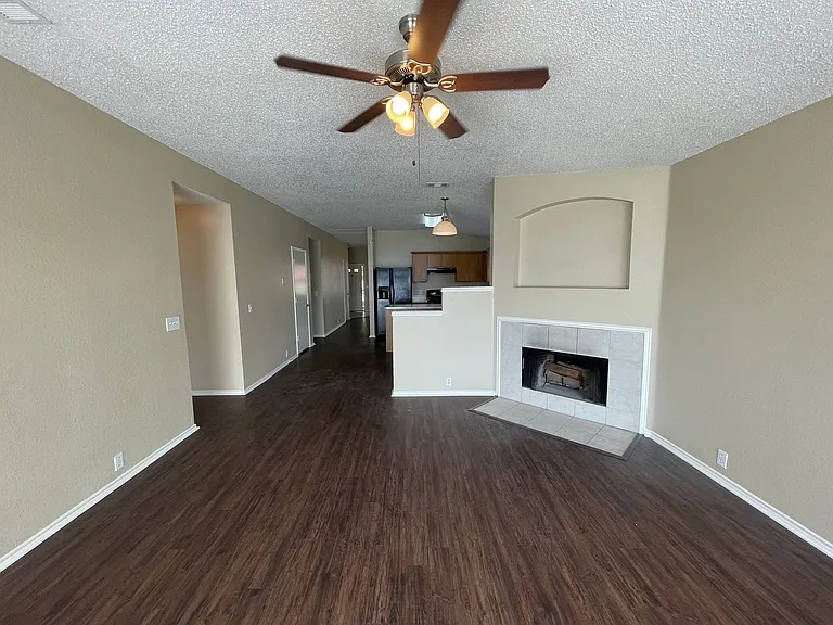 1611 Columbia Dr — Photo 18
