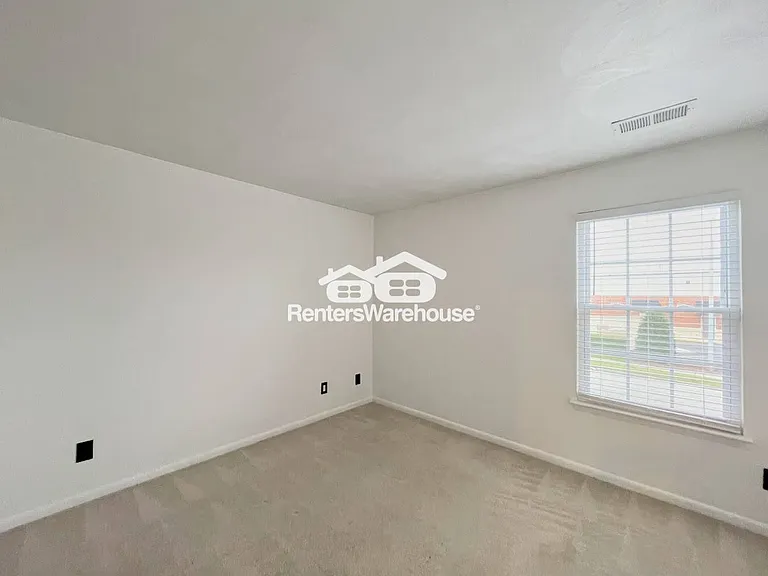 1843 Chantilly Ct #404 — Photo 20