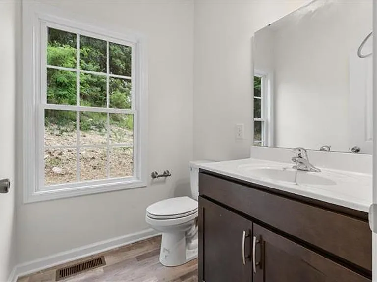 1431 Walnut Ridge Rd — Photo 12