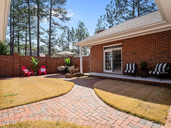4th image of 135 Fawnwood Drive