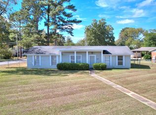 2401 Whispering Pines Cir, Albany, GA 31707